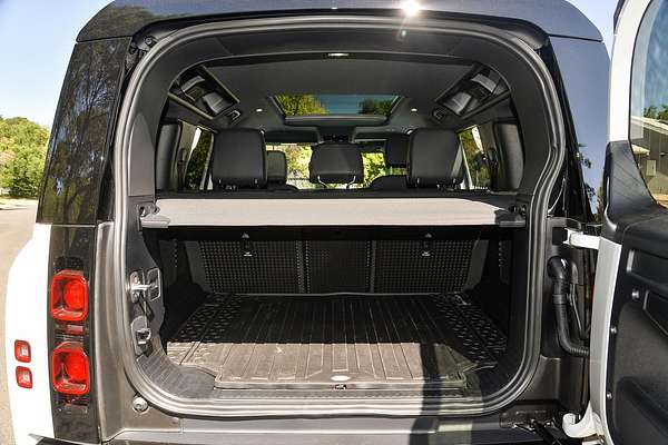 2024 Land Rover Defender 110 P400 X-Dynamic SE L663