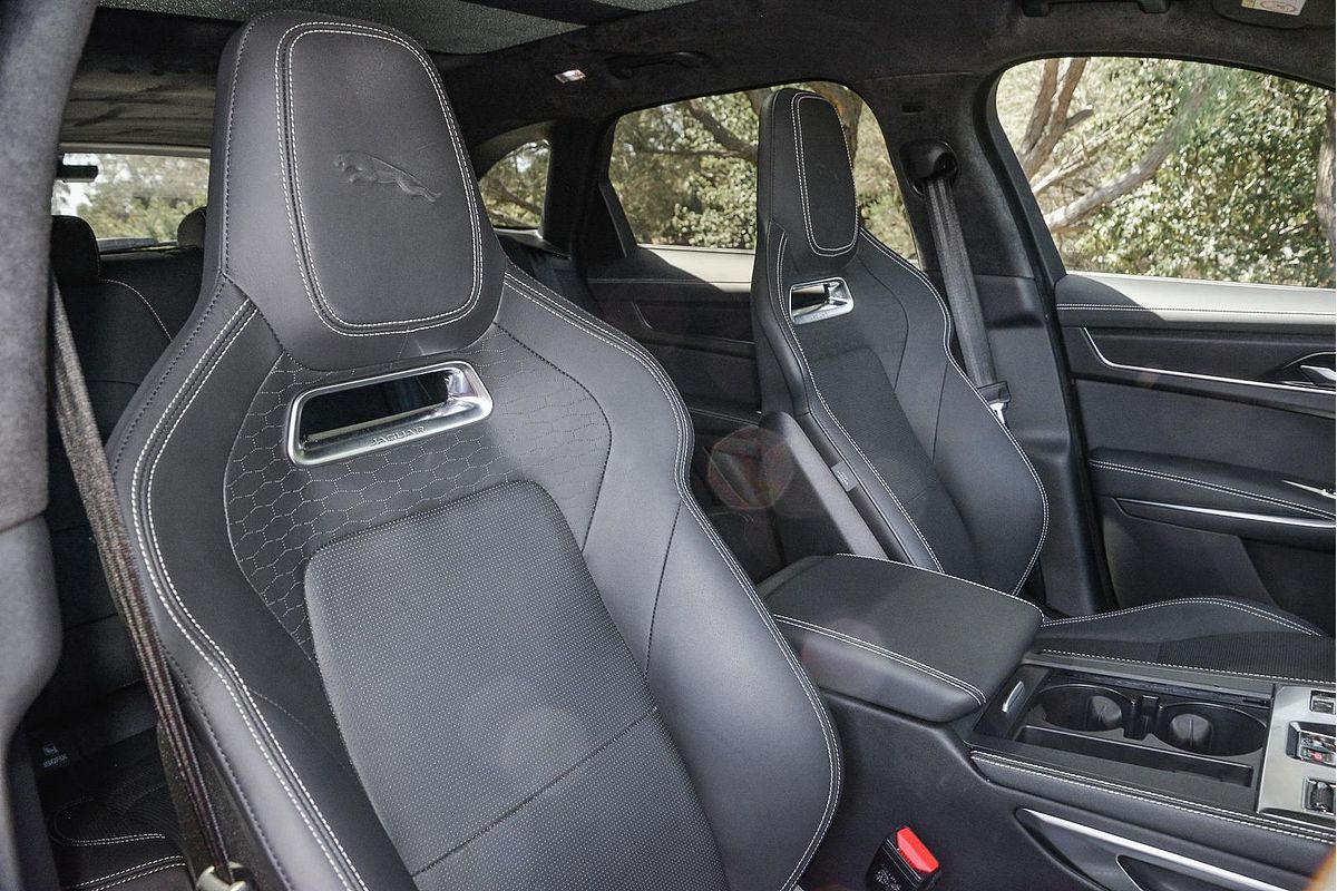 2023 Jaguar F-PACE 400 Sport X761
