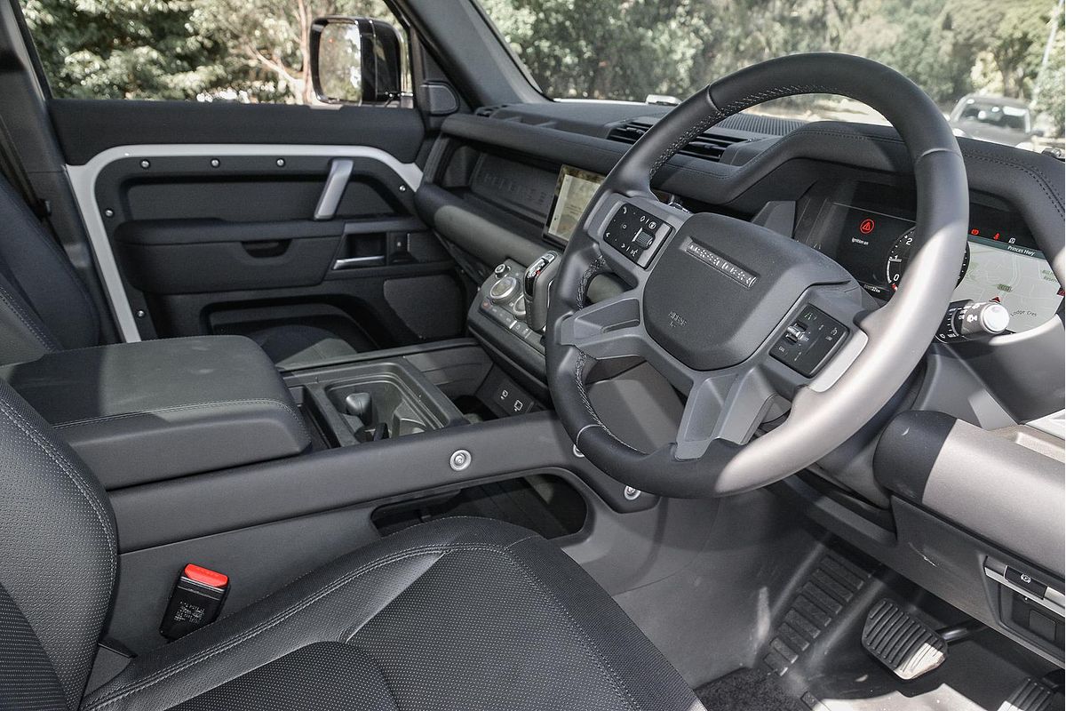 2024 Land Rover Defender 110 P400 X-Dynamic SE L663