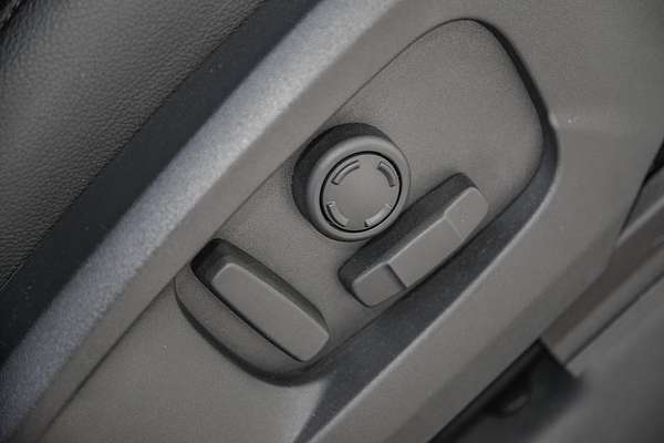 2024 Land Rover Defender 110 P400 X-Dynamic SE L663