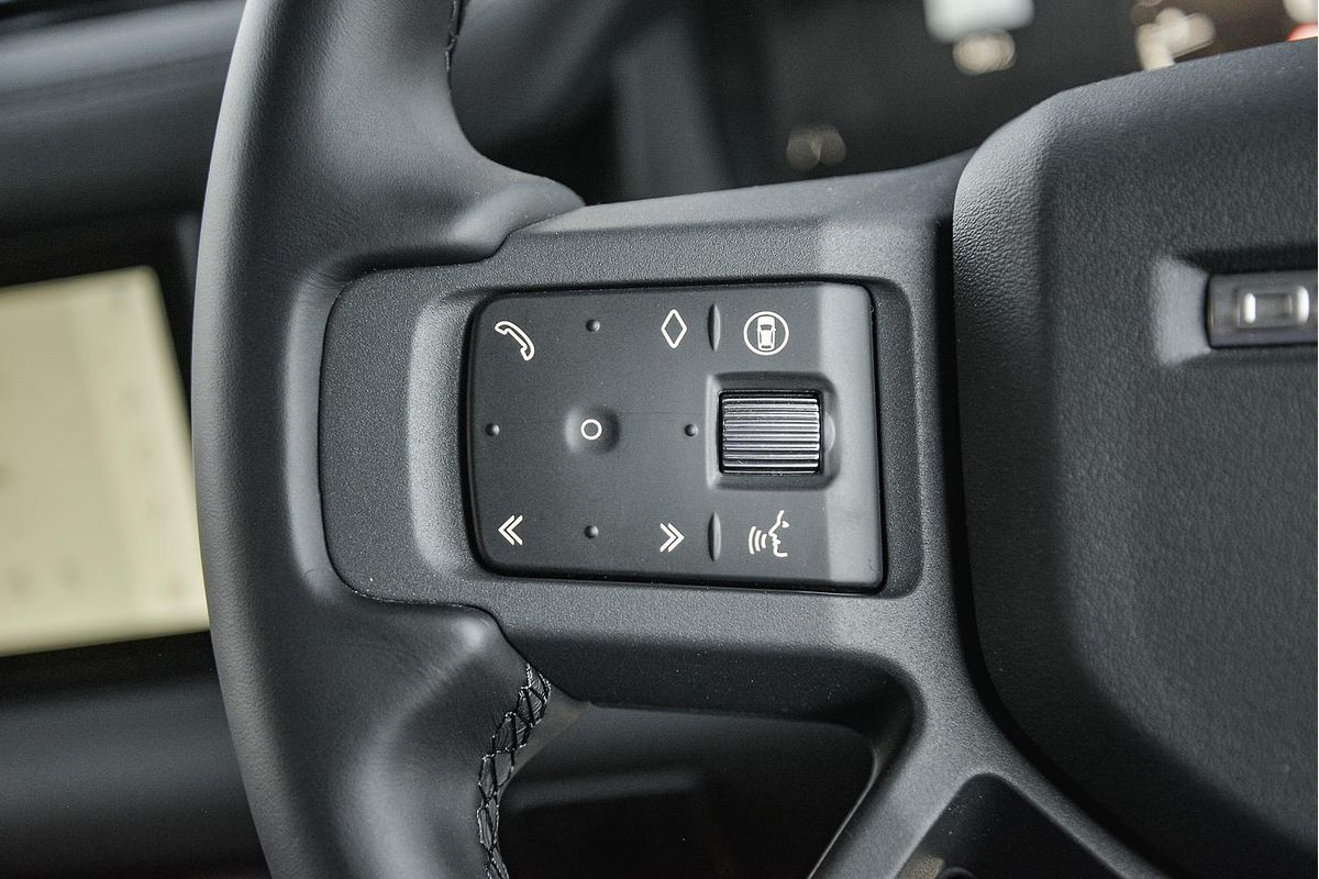 2024 Land Rover Defender 110 P400 X-Dynamic SE L663