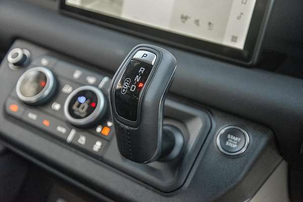 2024 Land Rover Defender 110 P400 X-Dynamic SE L663
