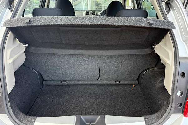 2012 Nissan MICRA ST K13