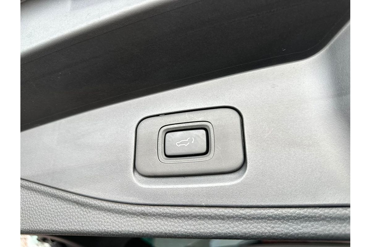 2023 Isuzu MU-X LS-U