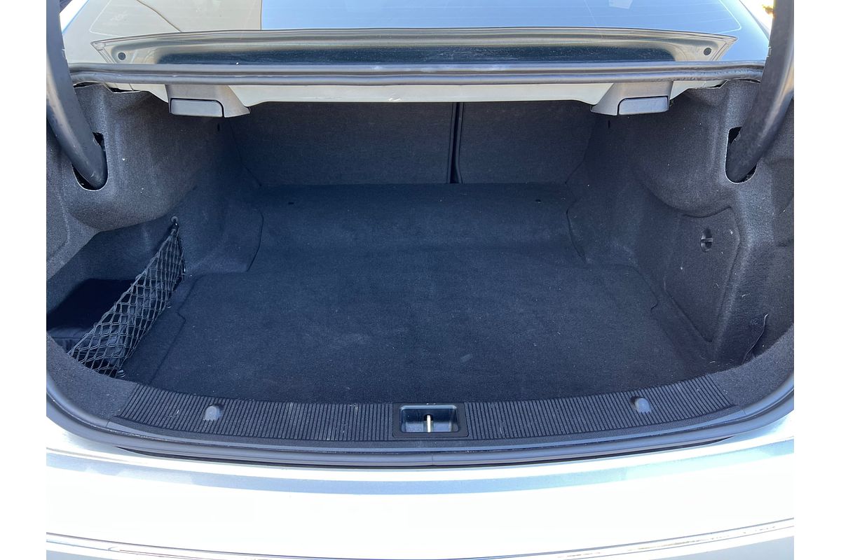 2012 Mercedes-Benz E-Class E250 BlueEFFICIENCY Avantgarde C207