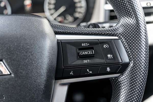 2023 Mitsubishi Outlander ES ZM