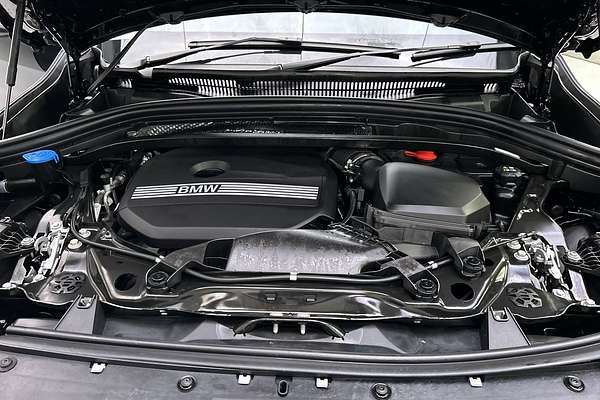 2022 BMW X1 sDrive18i U11 thumb-10