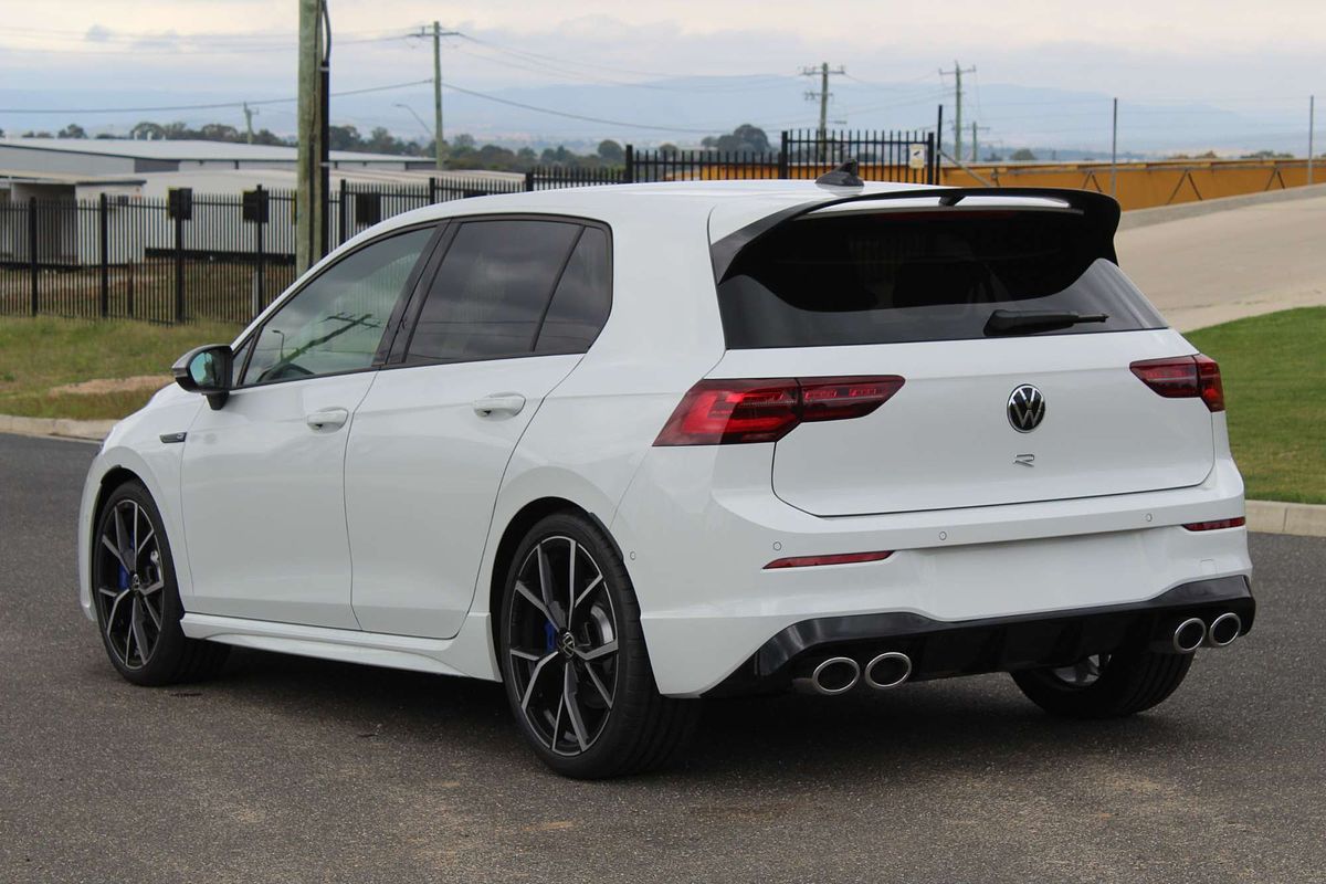 2024 Volkswagen Golf R 8