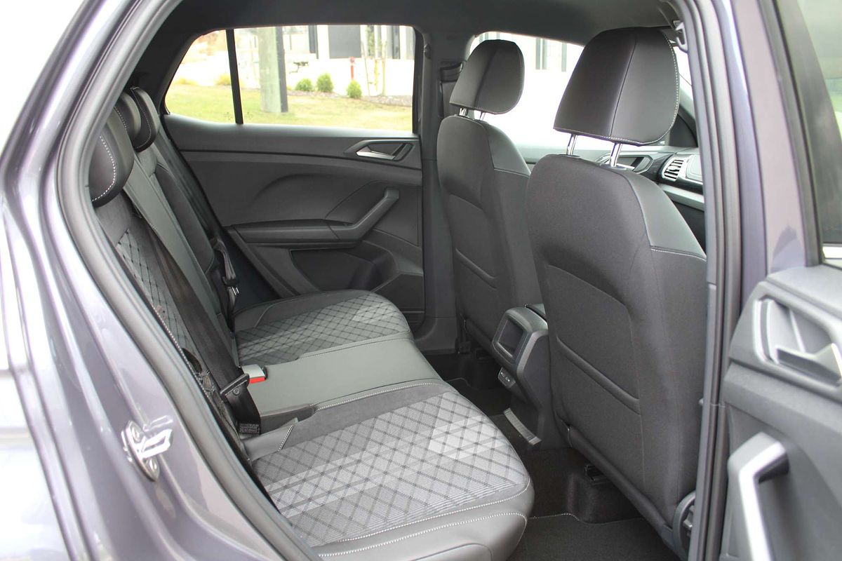 2024 Volkswagen T-Cross 85TSI R-Line D31