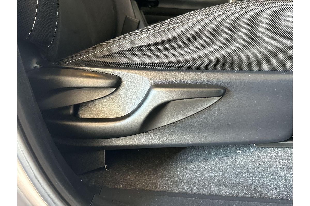 2020 Toyota Hilux SR5 GUN126R 4X4