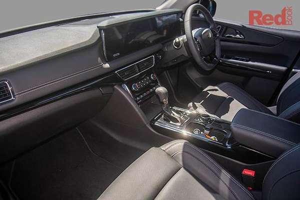 2024 Mahindra XUV700 AX7L Black Edition