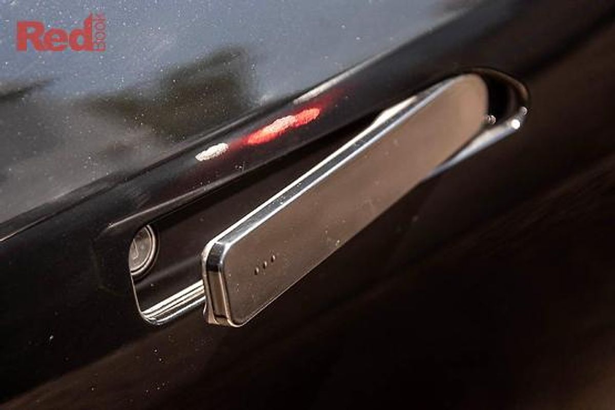 2024 Mahindra XUV700 AX7L Black Edition