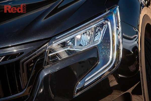 2024 Mahindra XUV700 AX7L Black Edition