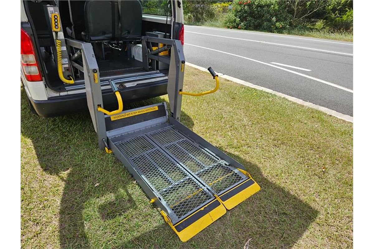 2011 Toyota Hiace Commuter KDH223R