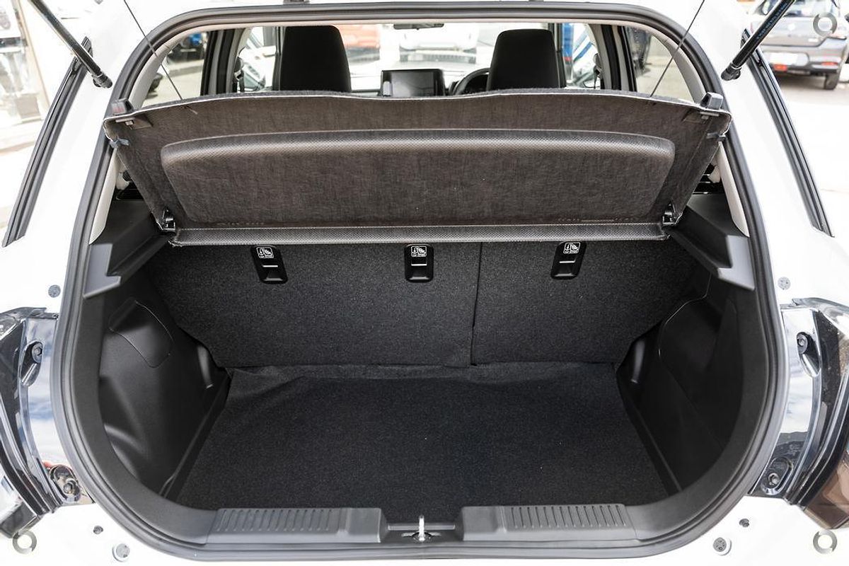 2024 Suzuki Swift Hybrid Plus UZ