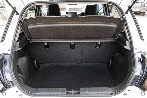 2024 Suzuki Swift Hybrid Plus UZ