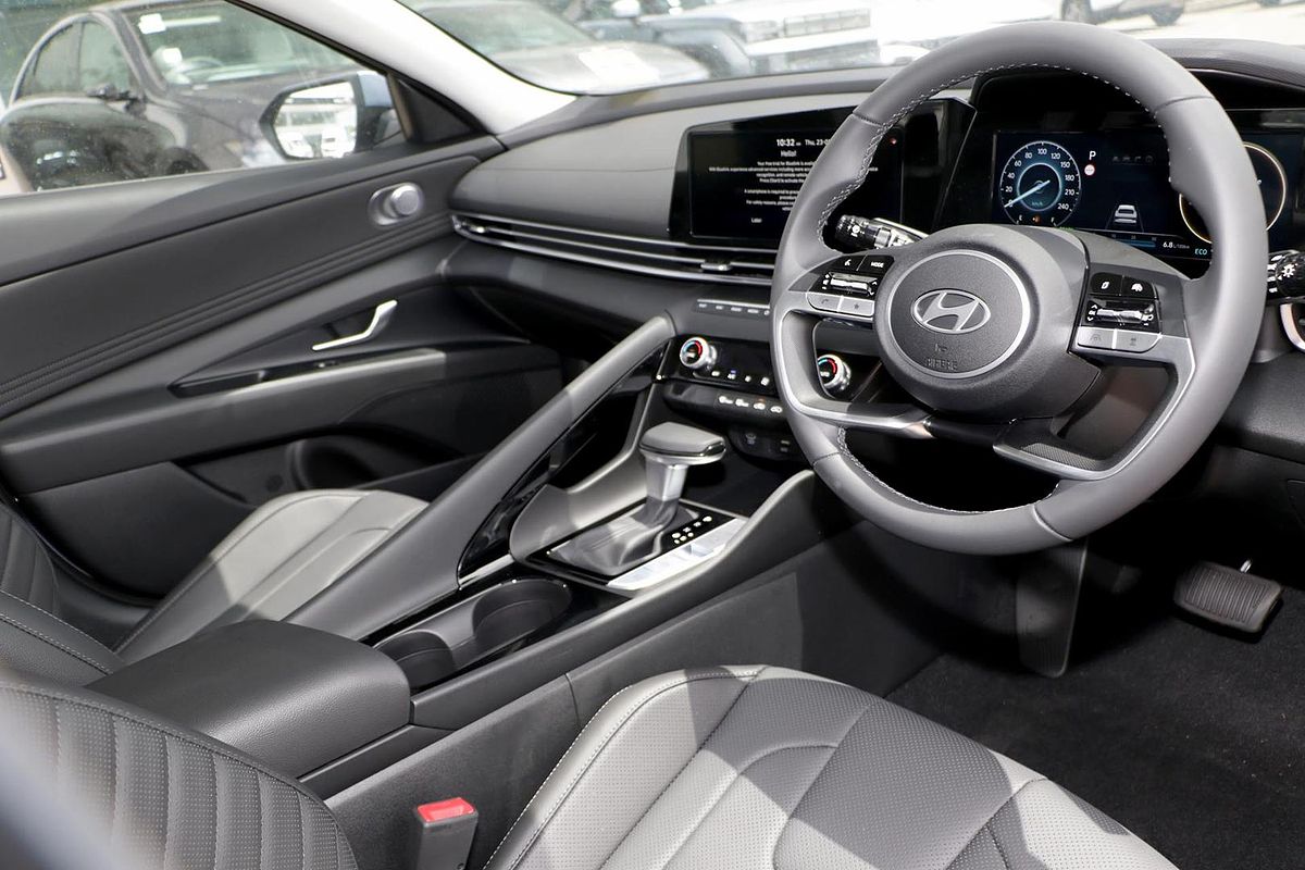2025 Hyundai i30 Elite Hybrid CN7.V2