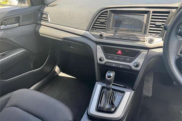 2017 Hyundai ELANTRA ACTIVE 2.0 MPI AD MY18
