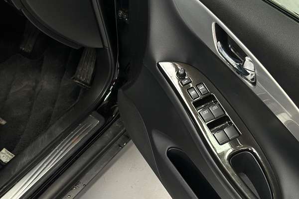 2011 Nissan SKYLINE CROSSOVER 370GT4 Four NJ50