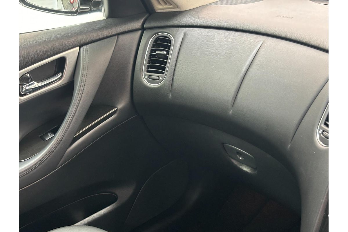 2011 Nissan SKYLINE CROSSOVER 370GT4 Four NJ50
