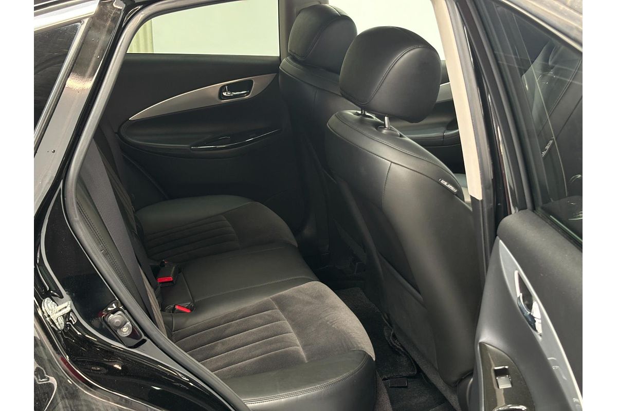 2011 Nissan SKYLINE CROSSOVER 370GT4 Four NJ50