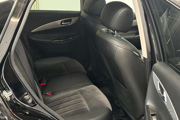 2011 Nissan SKYLINE CROSSOVER 370GT4 Four NJ50