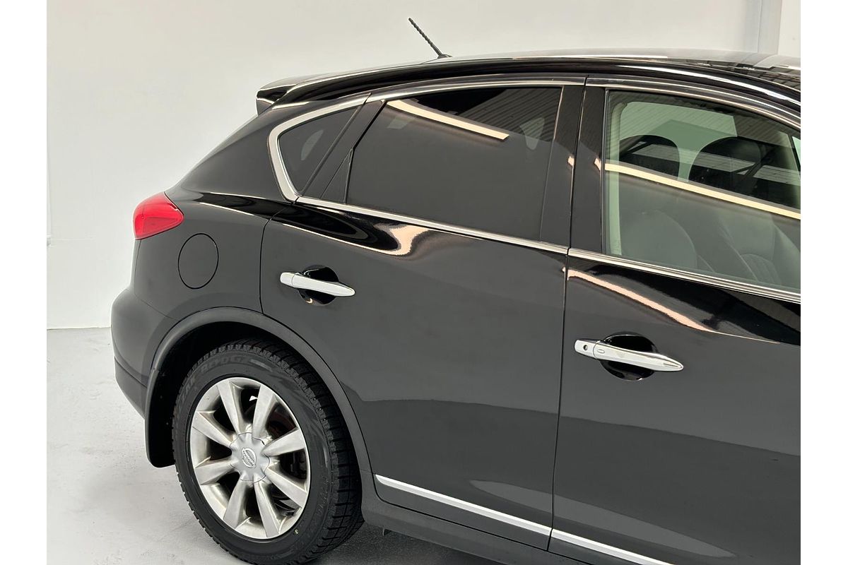 2011 Nissan SKYLINE CROSSOVER 370GT4 Four NJ50