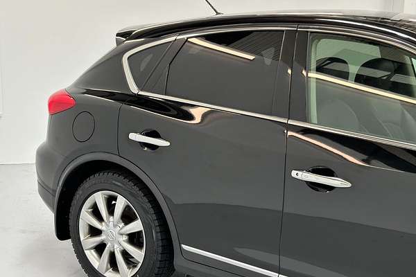2011 Nissan SKYLINE CROSSOVER 370GT4 Four NJ50