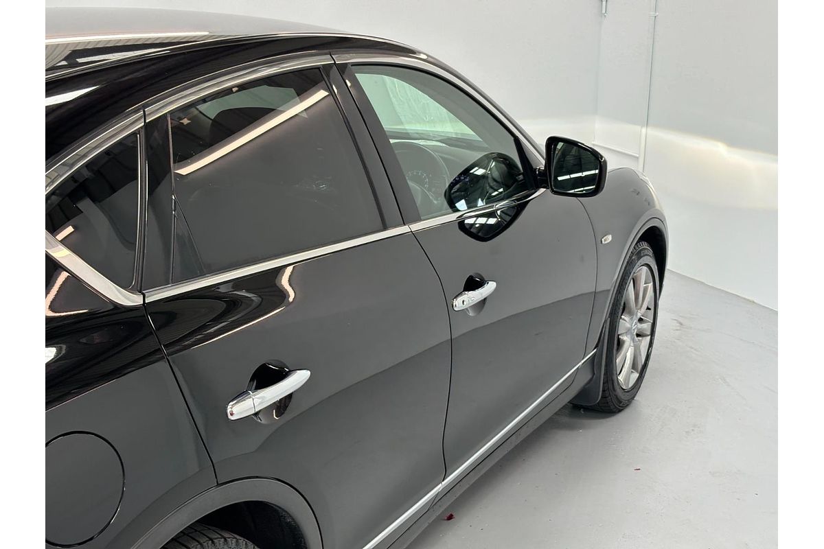 2011 Nissan SKYLINE CROSSOVER 370GT4 Four NJ50