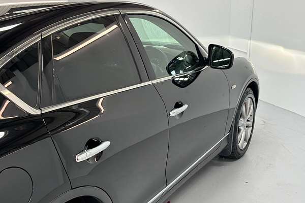 2011 Nissan SKYLINE CROSSOVER 370GT4 Four NJ50