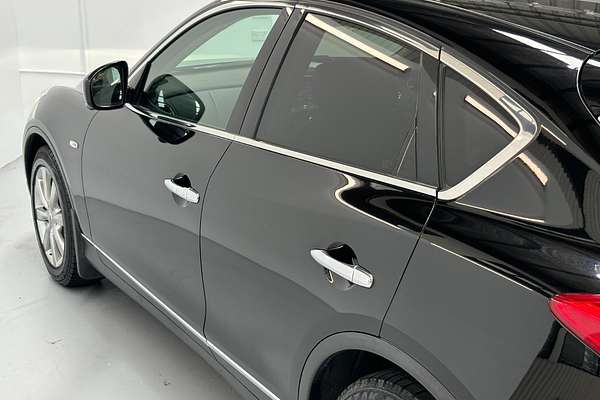 2011 Nissan SKYLINE CROSSOVER 370GT4 Four NJ50