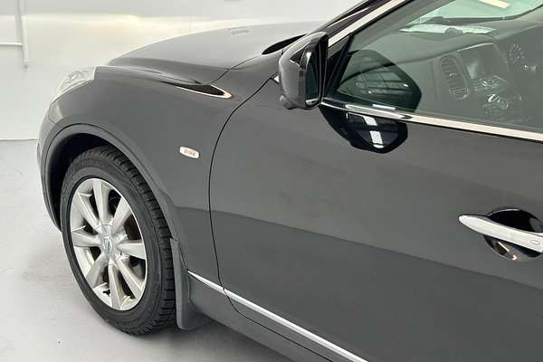 2011 Nissan SKYLINE CROSSOVER 370GT4 Four NJ50