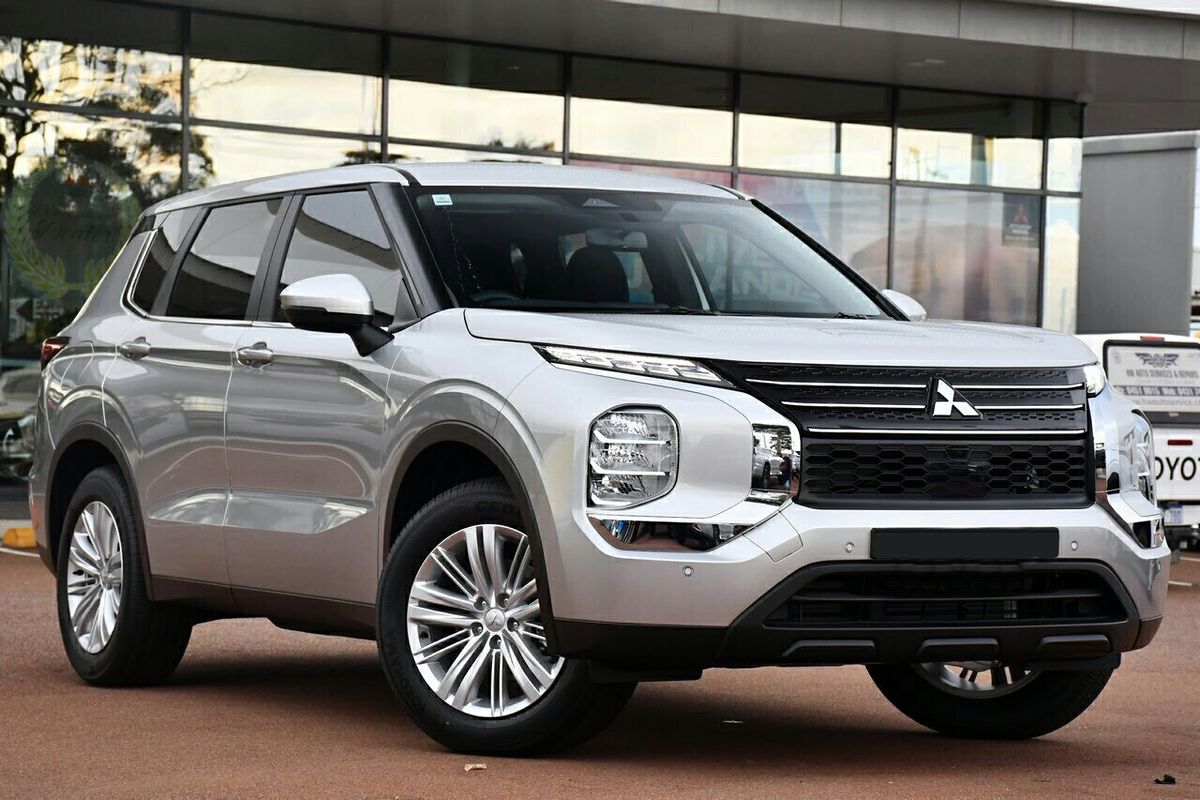 2024 Mitsubishi Outlander ES ZM
