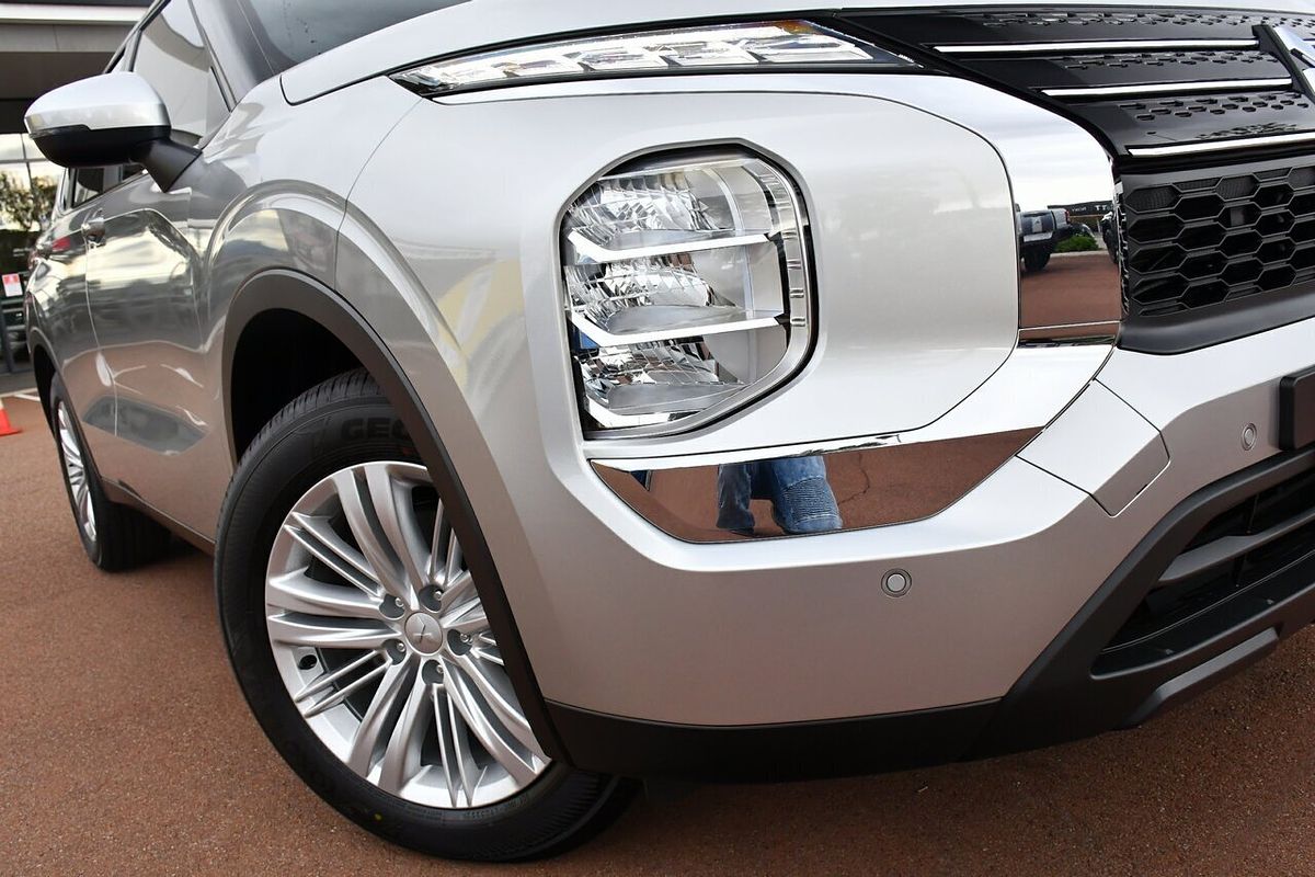 2024 Mitsubishi Outlander ES ZM