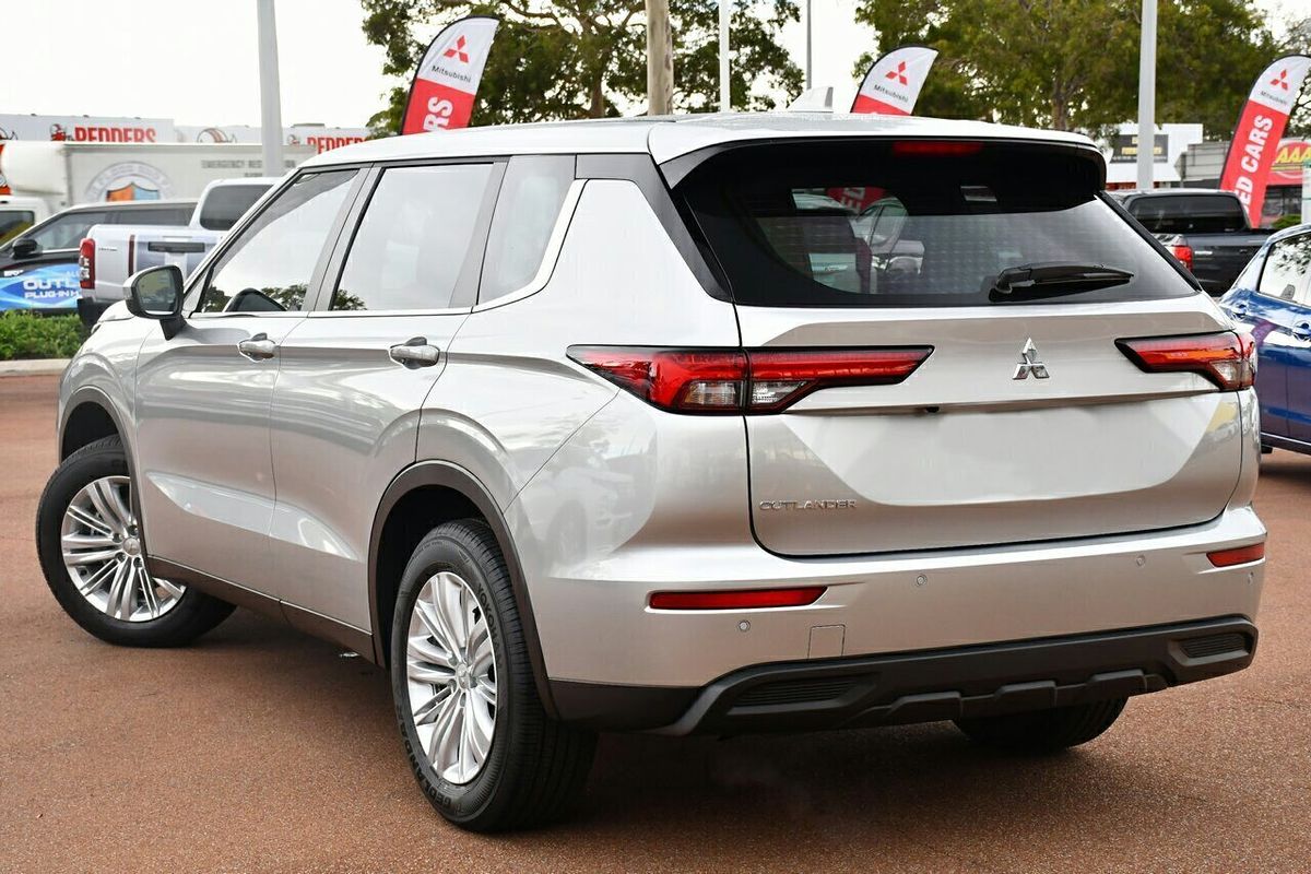 2024 Mitsubishi Outlander ES ZM