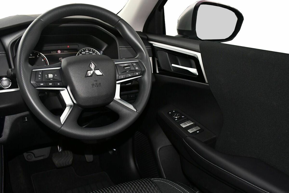2024 Mitsubishi Outlander ES ZM