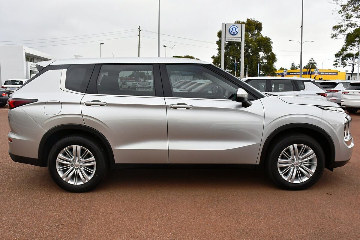 2024 Mitsubishi Outlander ES ZM