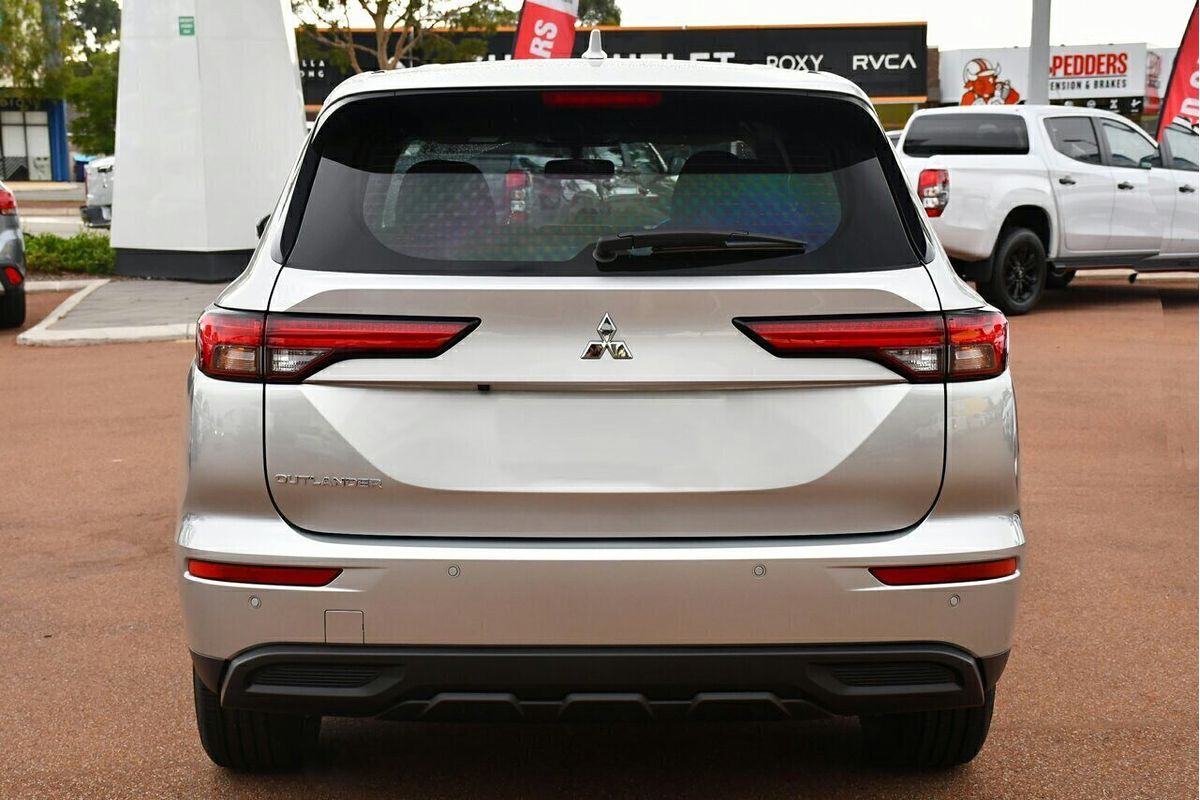 2024 Mitsubishi Outlander ES ZM