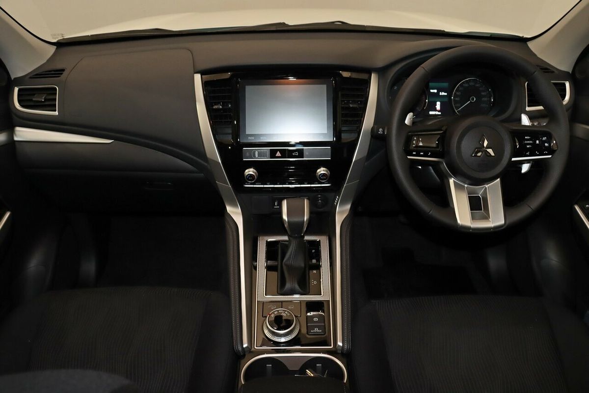 2024 Mitsubishi Pajero Sport GLS QG
