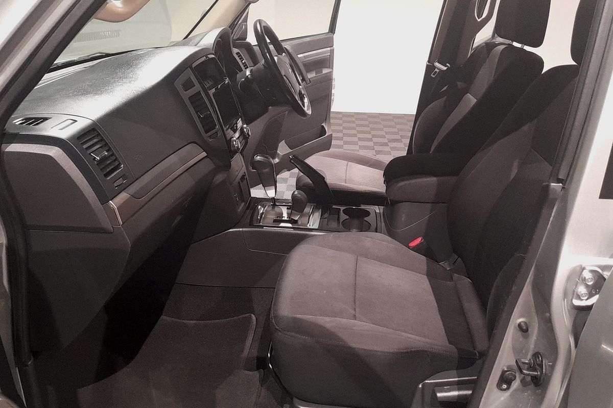 2021 Mitsubishi Pajero GLX NX
