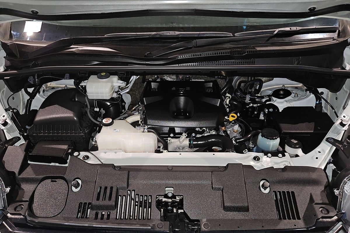 2021 Toyota Hiace Commuter GDH322R