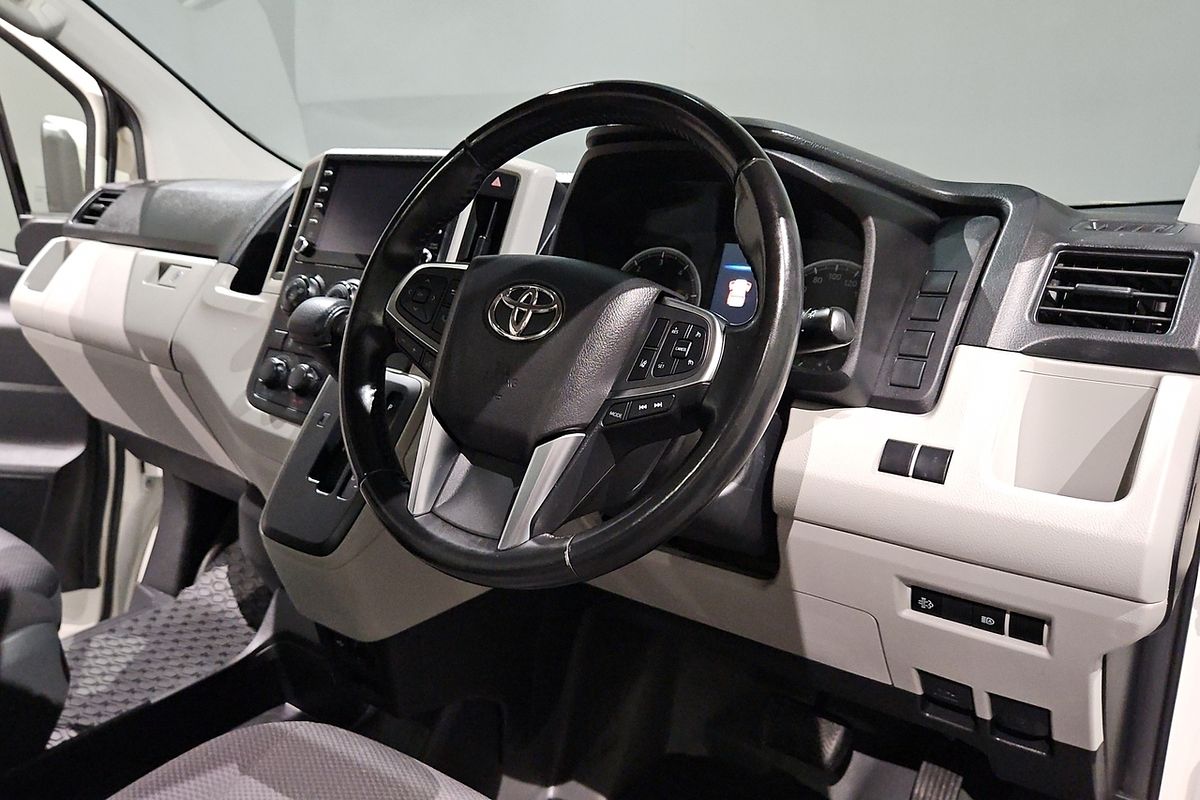 2021 Toyota Hiace Commuter GDH322R