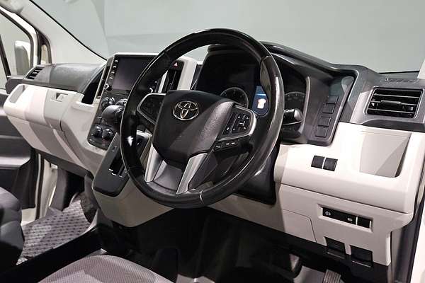 2021 Toyota Hiace Commuter GDH322R