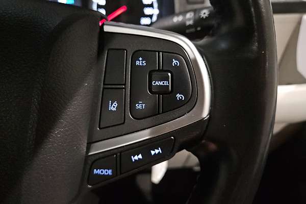 2021 Toyota Hiace Commuter GDH322R