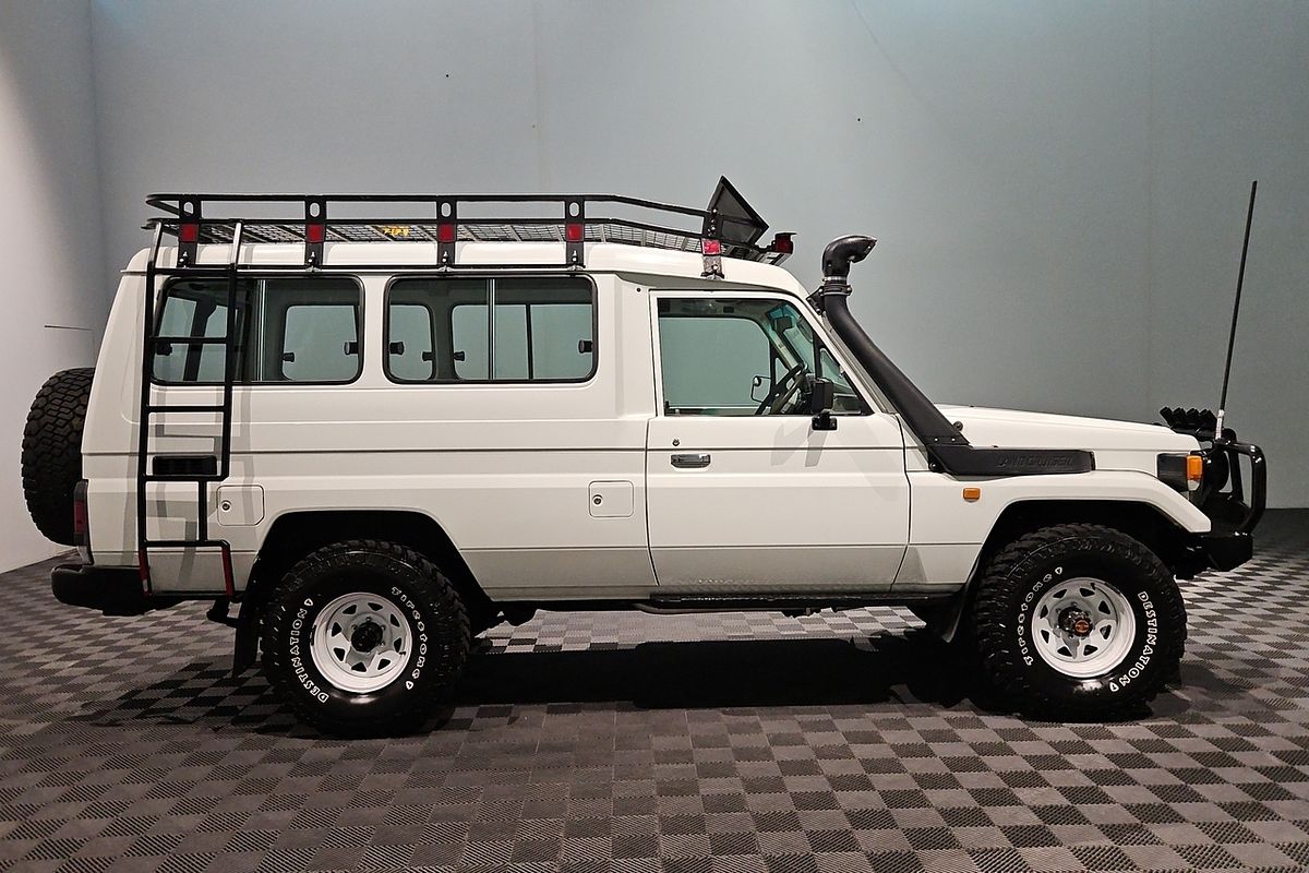 1998 Toyota Landcruiser Troopcarrier FZJ75RV