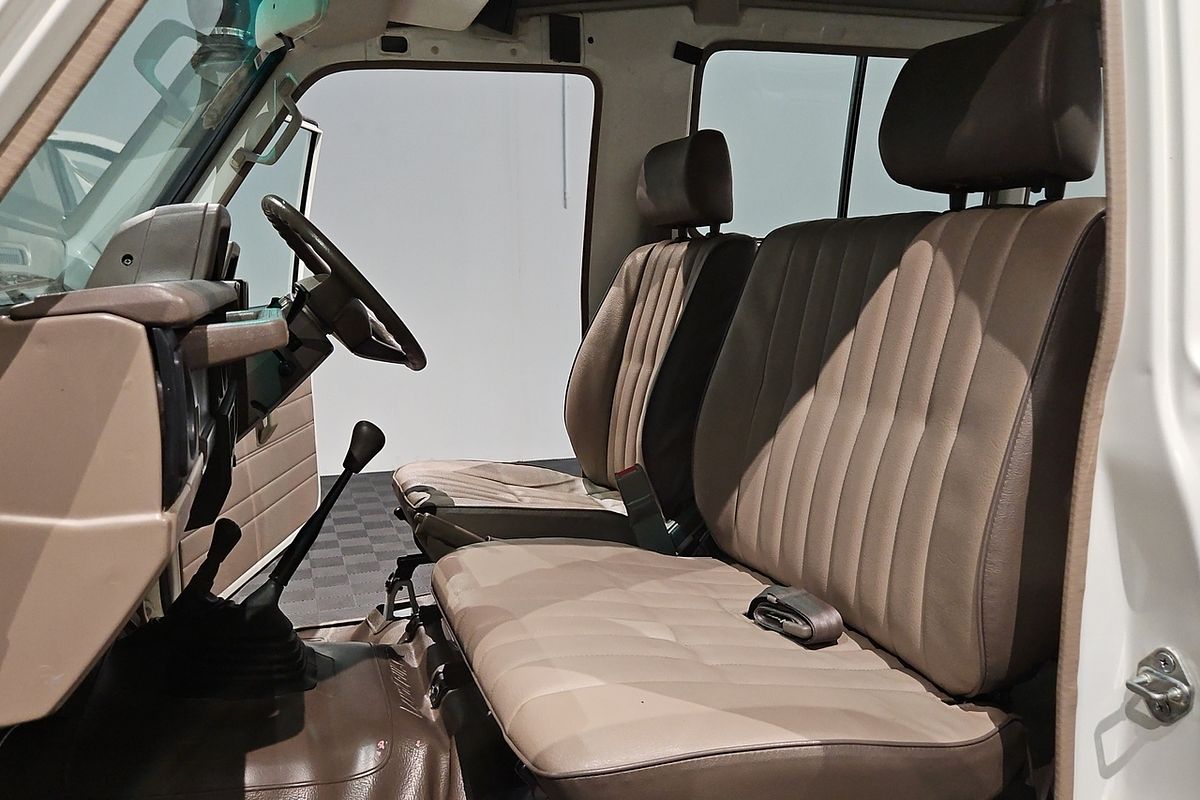 1998 Toyota Landcruiser Troopcarrier FZJ75RV