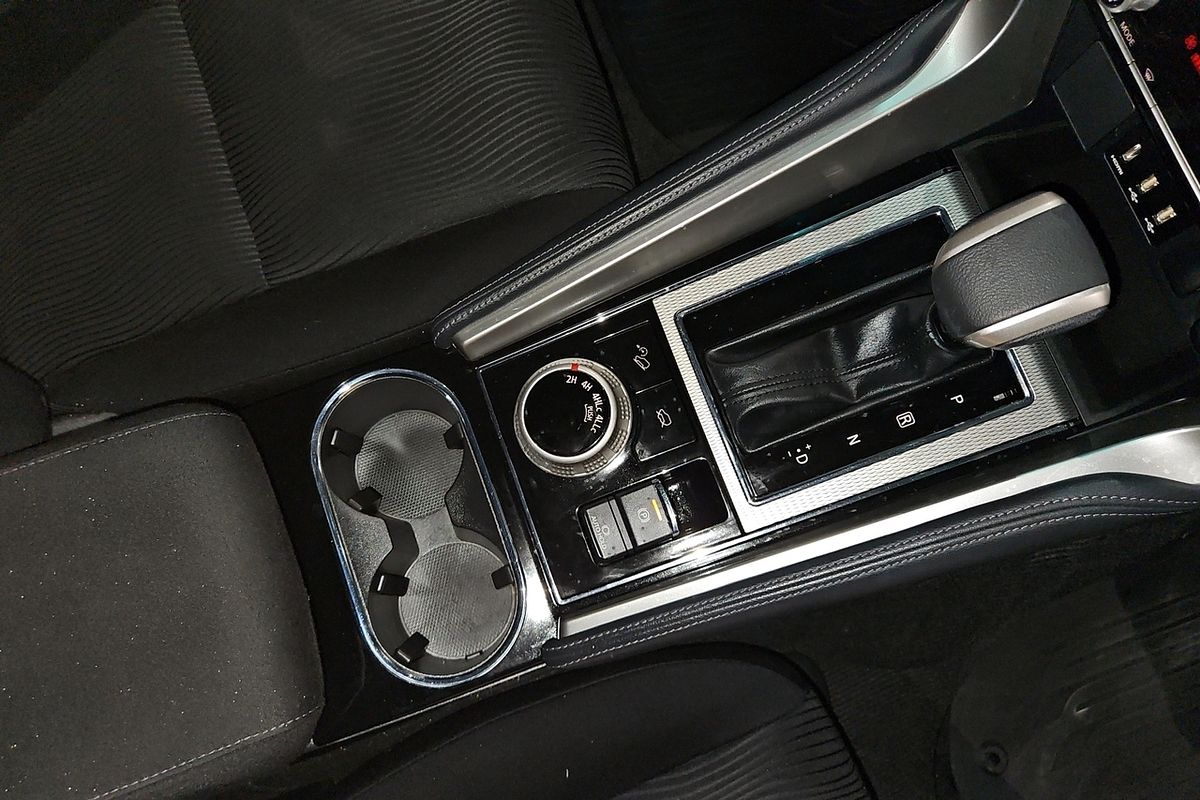 2020 Mitsubishi Pajero Sport GLX QF