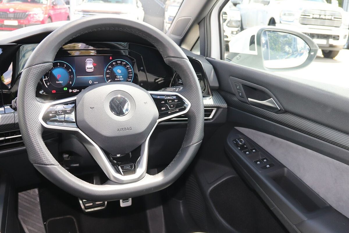 2021 Volkswagen Golf 110TSI R-Line 8