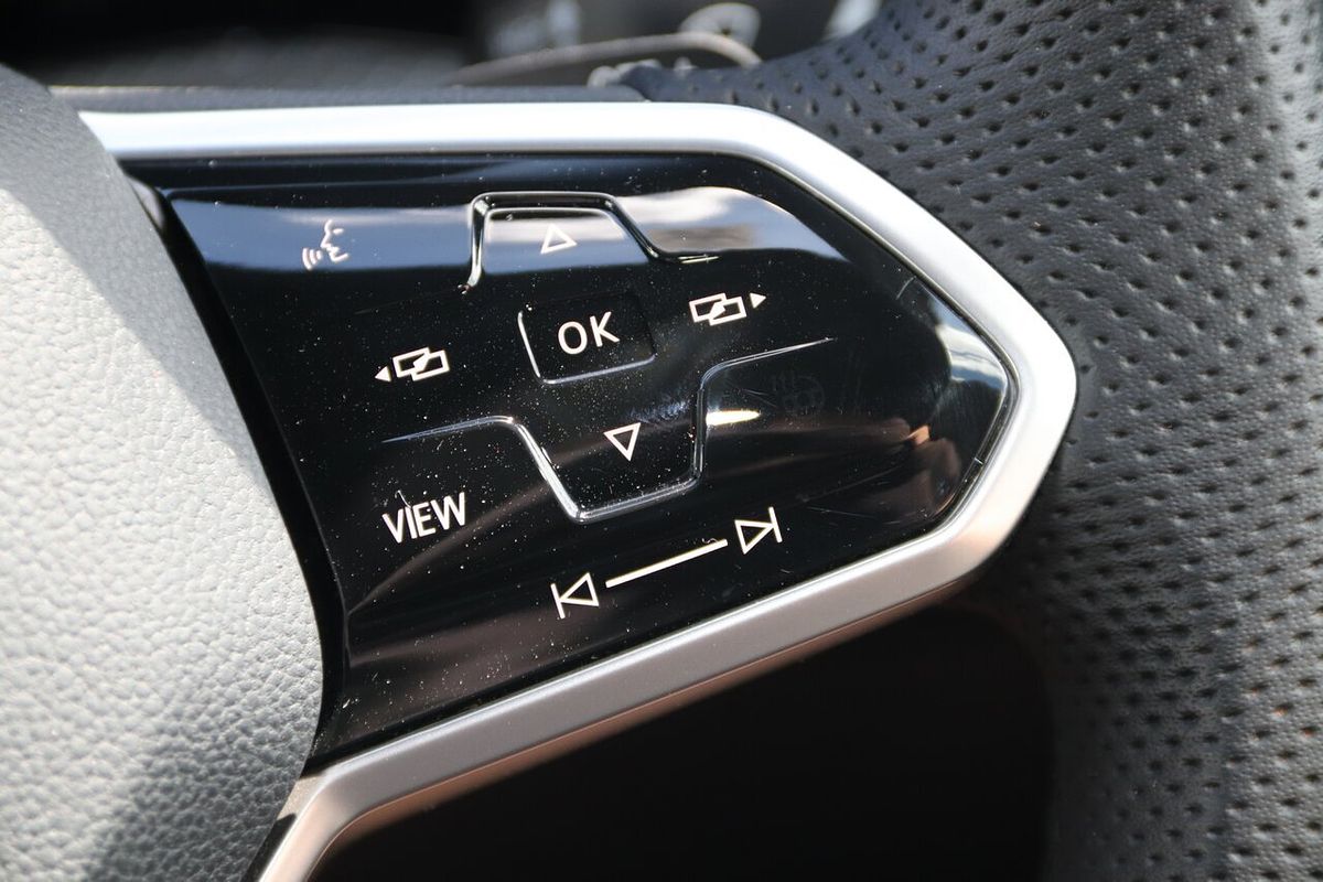 2021 Volkswagen Golf 110TSI R-Line 8