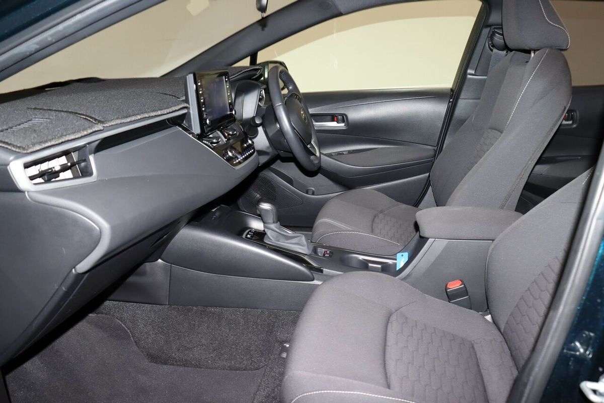 2020 Toyota Corolla SX Hybrid ZWE211R
